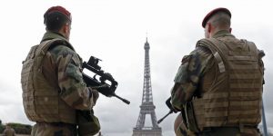 Francia. Fine dello Stato d’Emergenza? Più controllo, più polizia, meno libertà