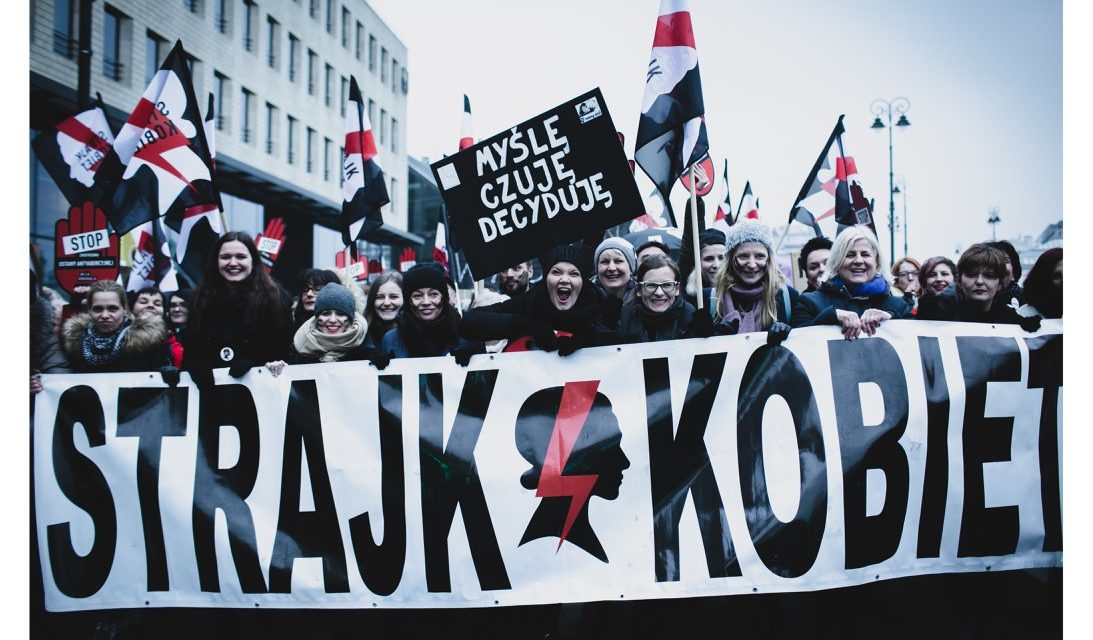 Polonia. Le manifestazioni per l’aborto libero paralizzano il paese