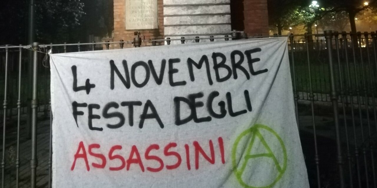 4 novembre. Antimilitaristi in piazza Castello